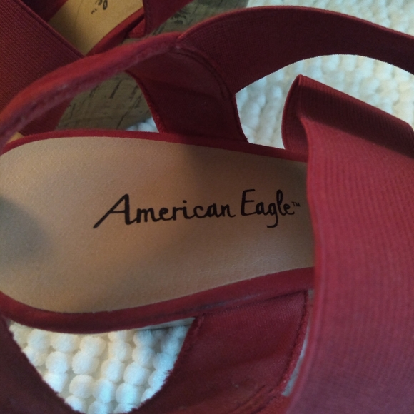 American Eagle wedge Red sandals - Picture 3 of 10